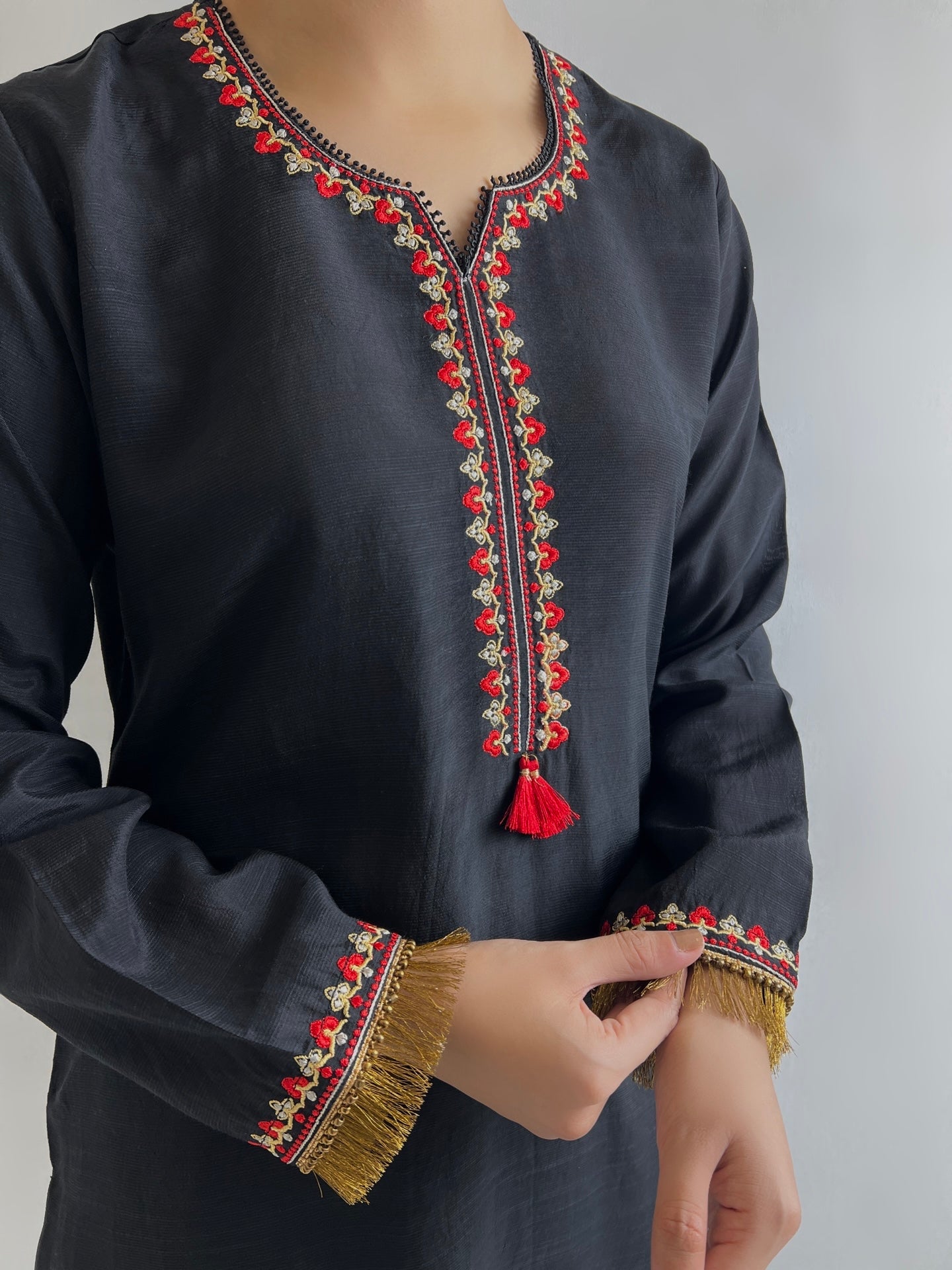 Black Rawsilk Embroidery Suit JN-FS-1002